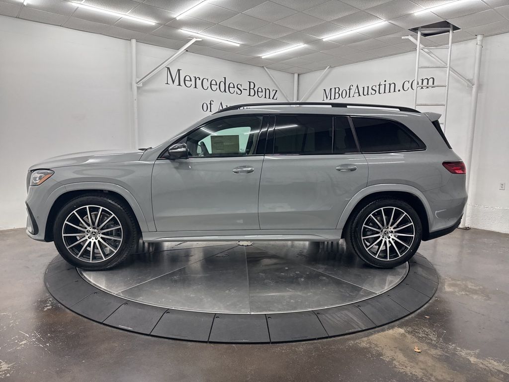 2026 Mercedes Benz GLS 450 4MATIC photo 3