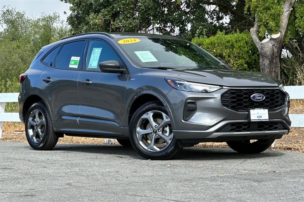 2024 Ford Escape ST-Line photo 2