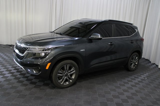 2021 Kia Seltos S photo 2