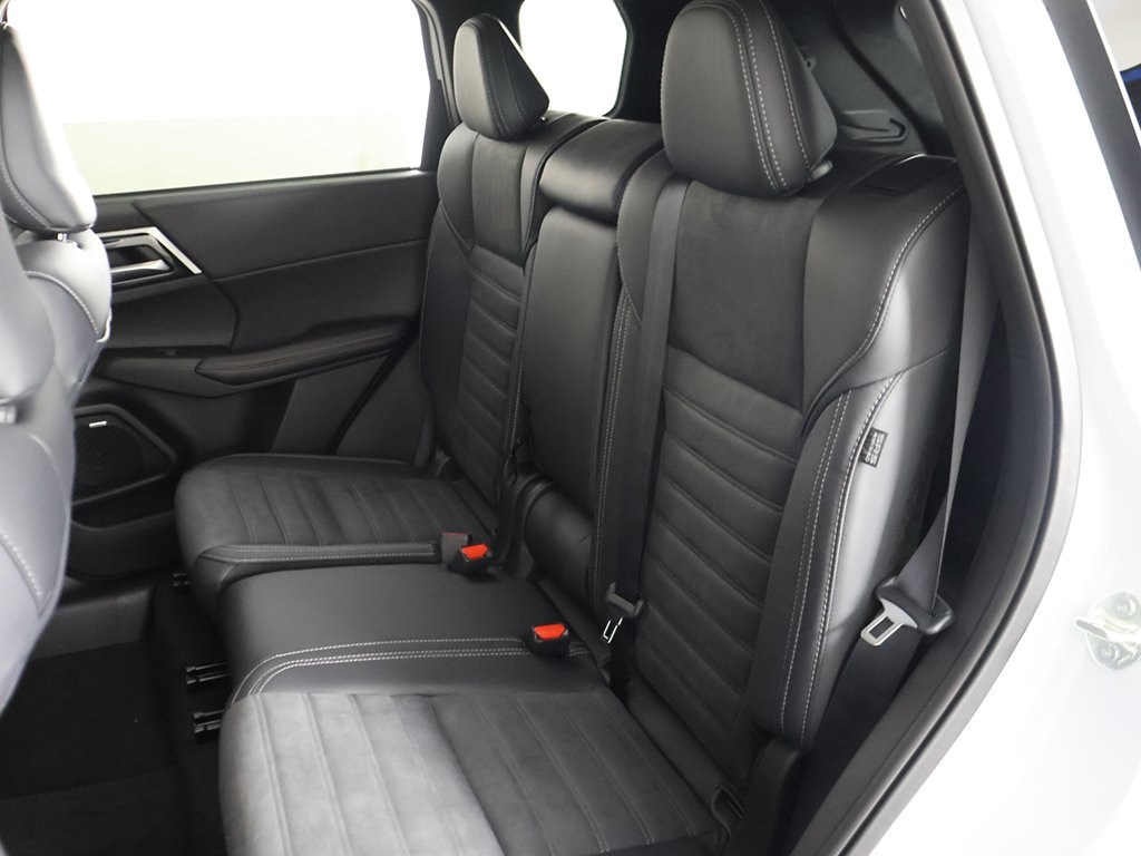 2025 Mitsubishi Outlander SE Ralliart photo 31