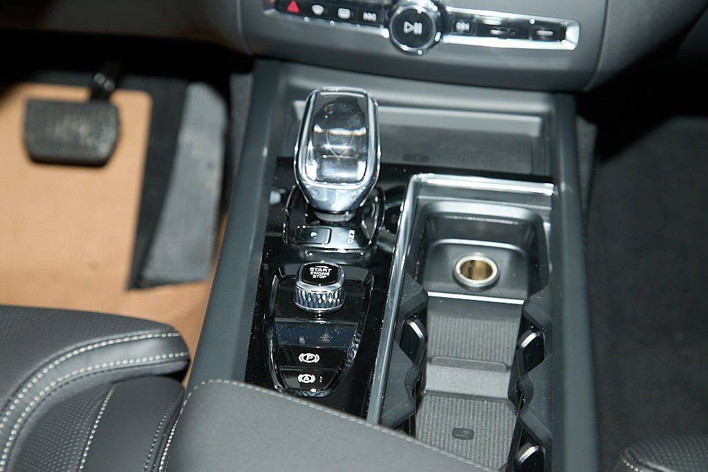 2026 VOLVO XC60 - Image 26