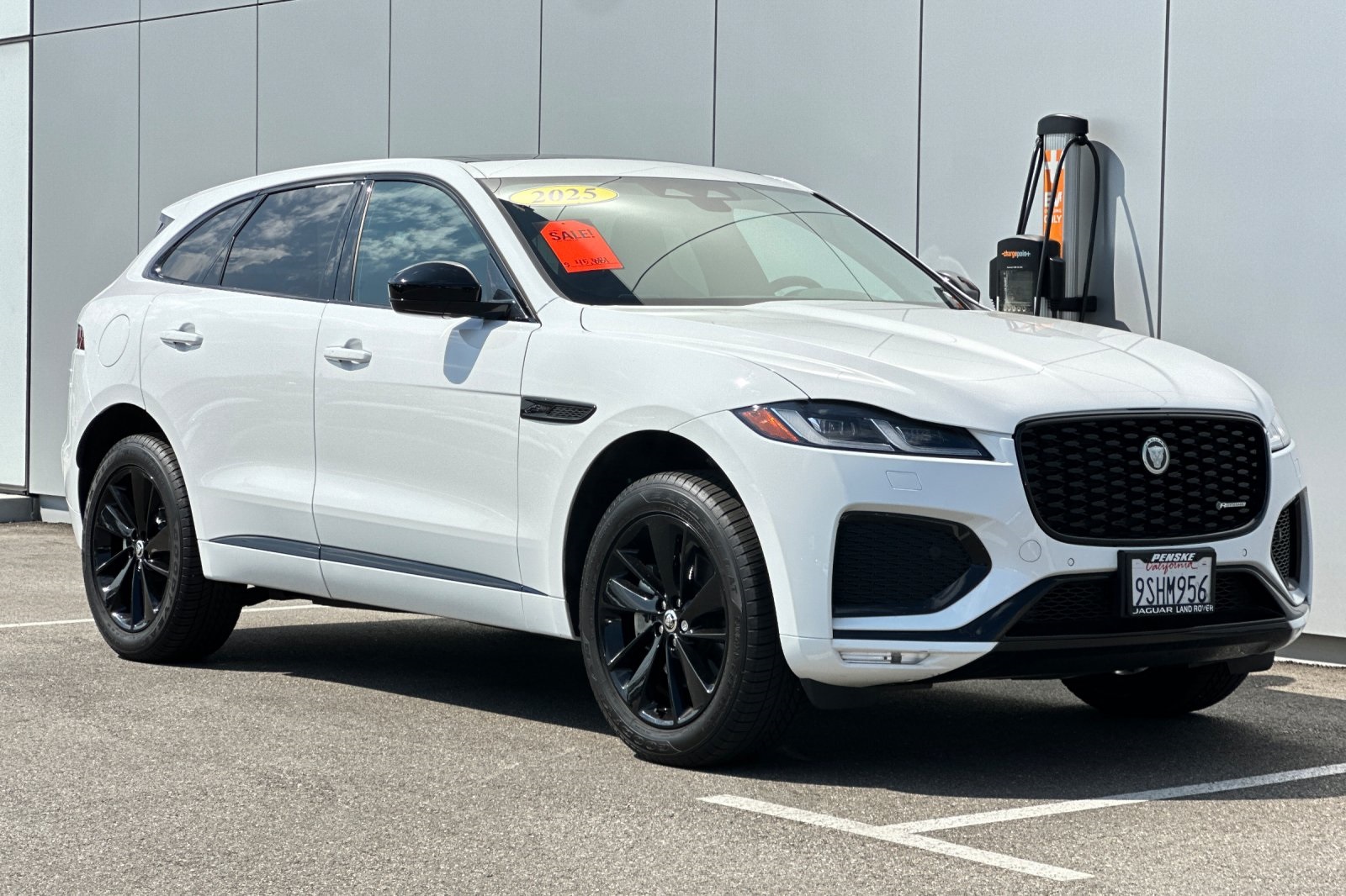 2025 Jaguar F-PACE P250 R-Dynamic S photo 5