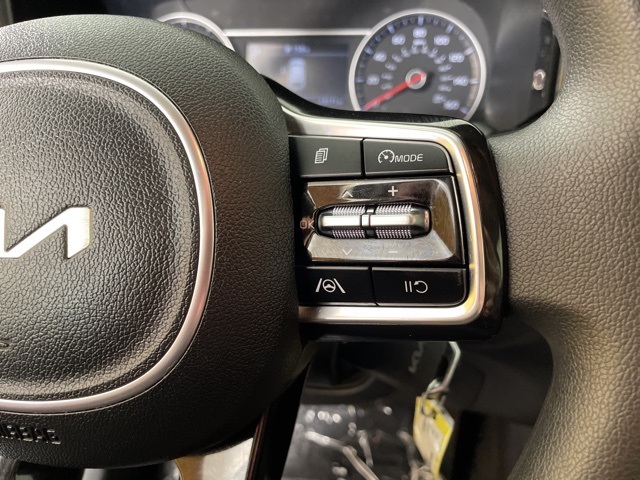 2022 Kia Sorento LX photo 17