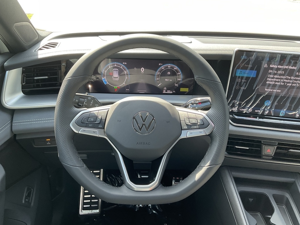 2025 Volkswagen Tiguan SE R-Line Black photo 6