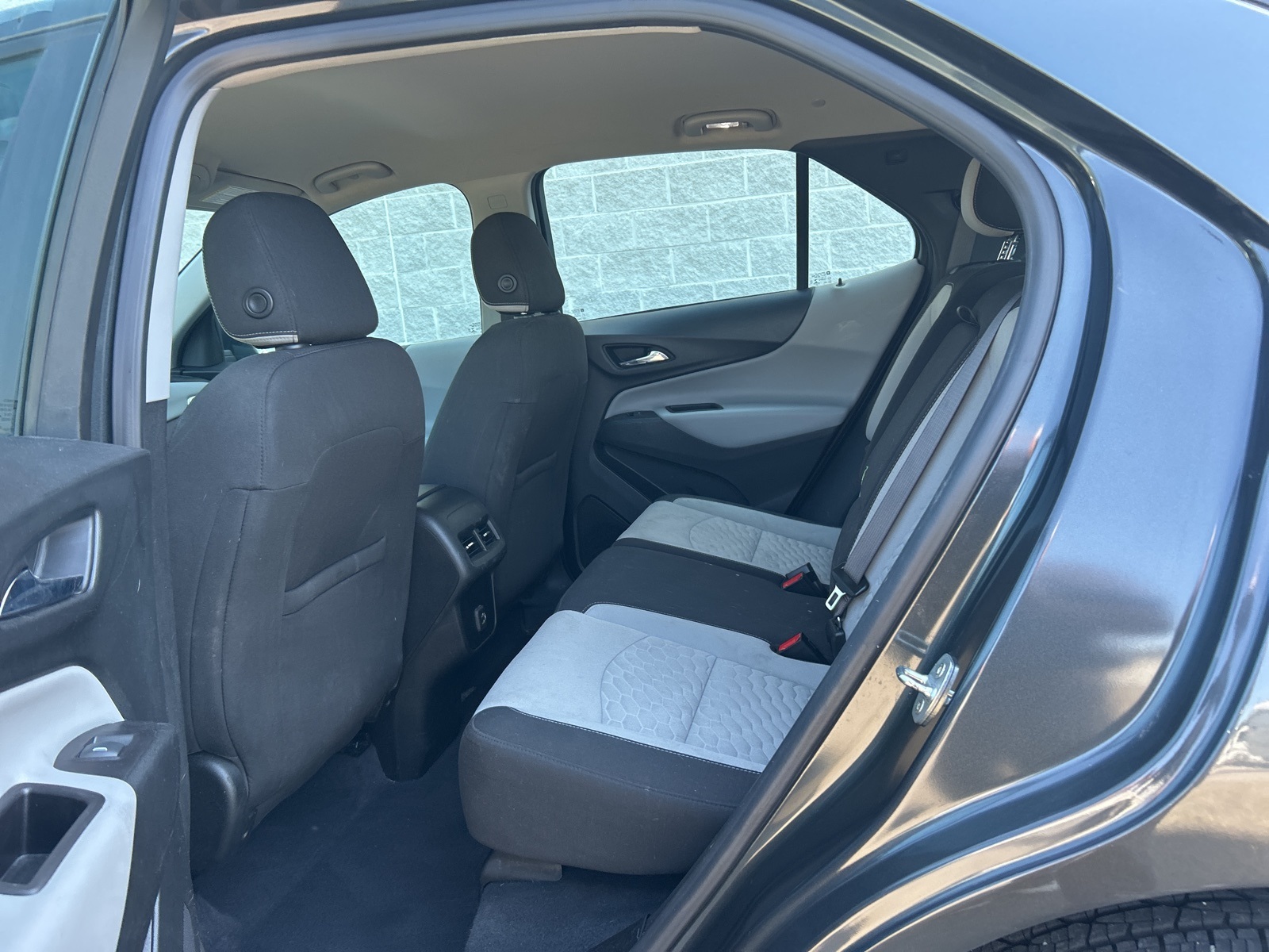 2021 Chevrolet Equinox LS photo 4
