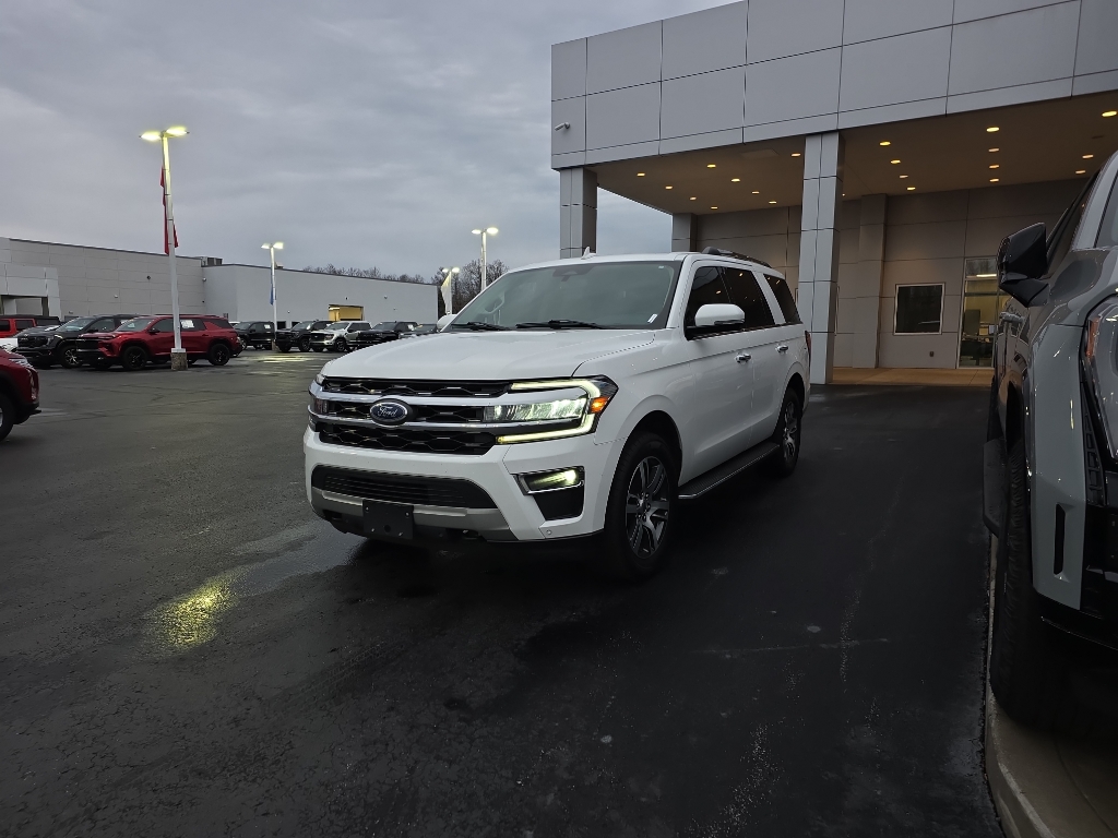 2022 Ford Expedition Limited's photo