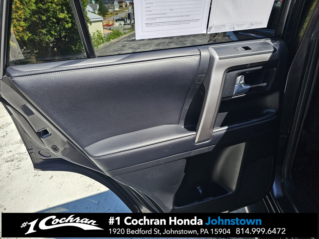 2018 Toyota 4Runner SR5 photo 25