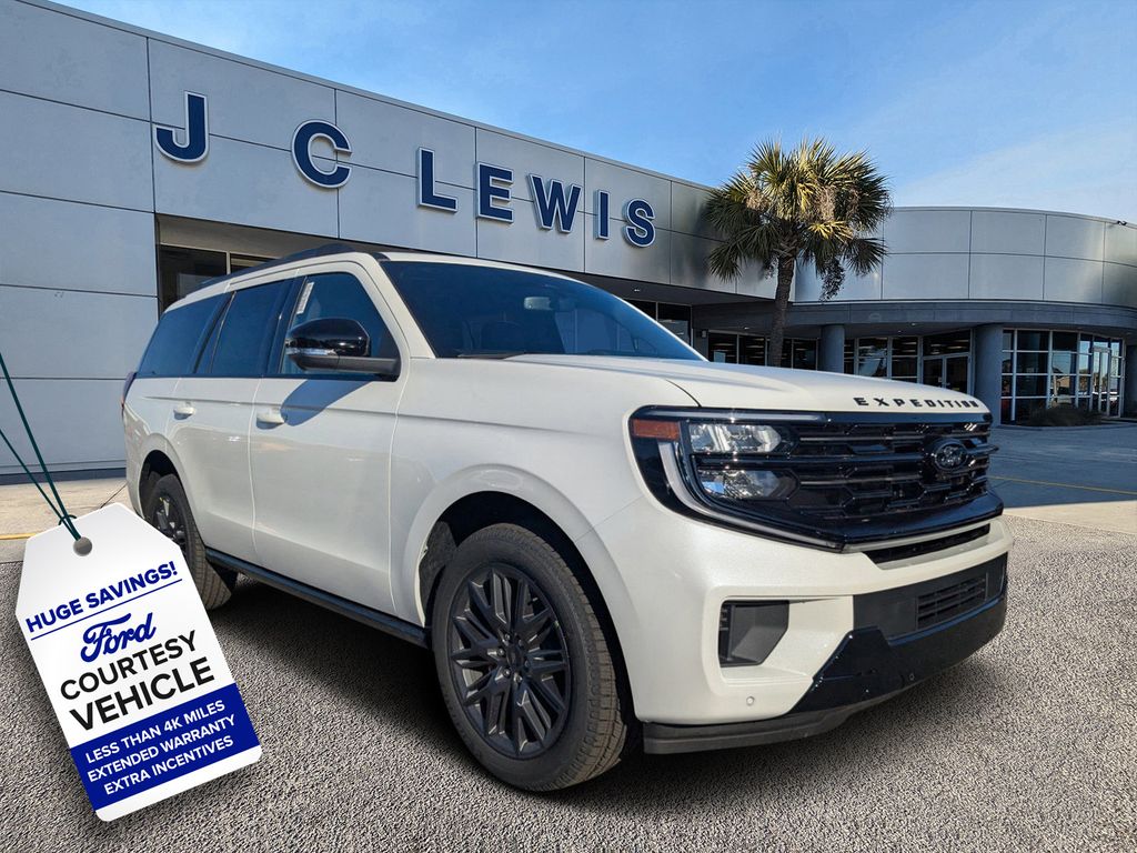 2025 Ford Expedition Platinum's photo