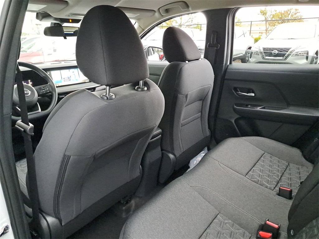 2026 Nissan Kicks SV photo 10