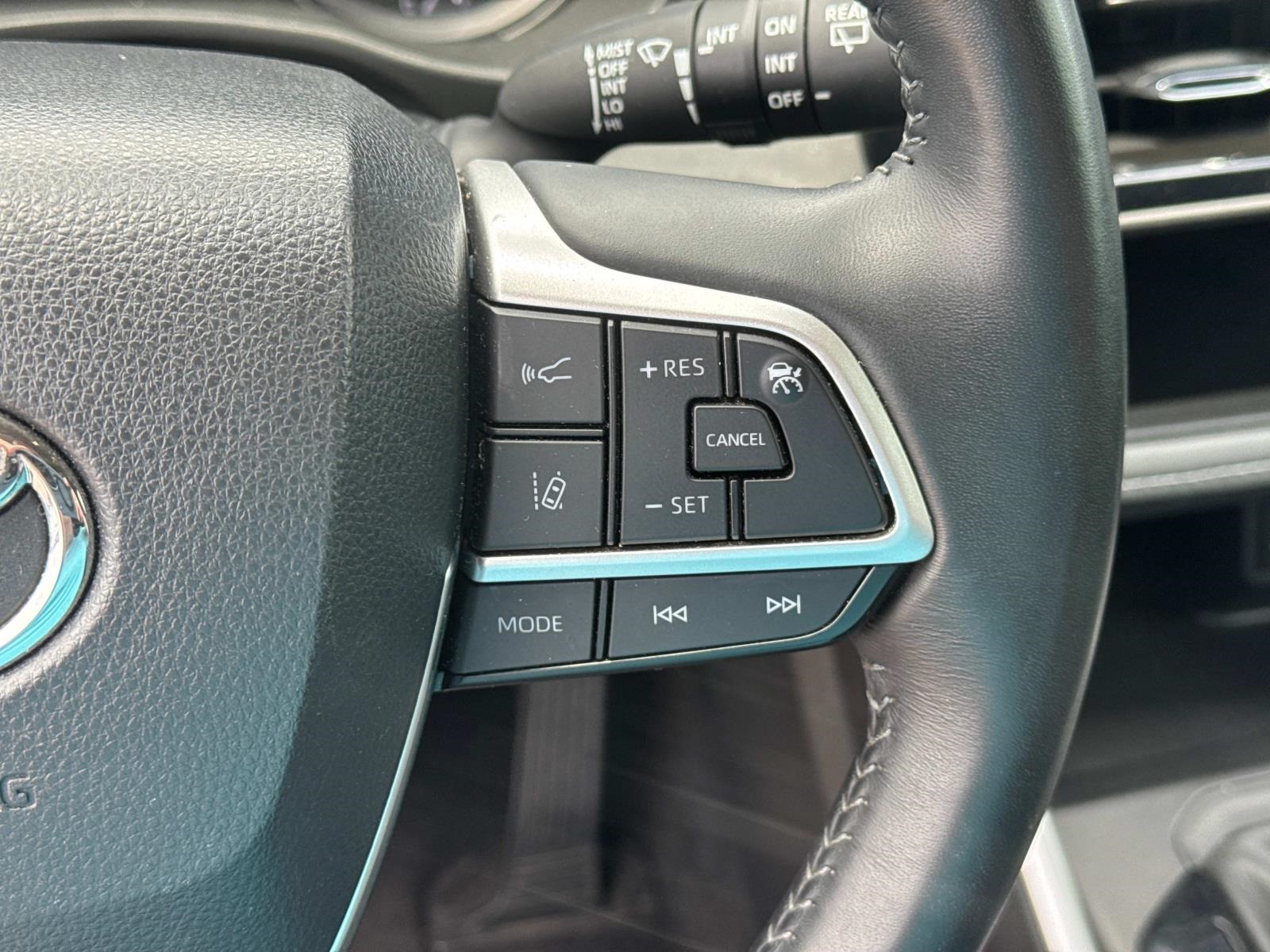 2024 Toyota Highlander LE photo 23