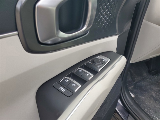 2025 Kia Sorento S photo 4
