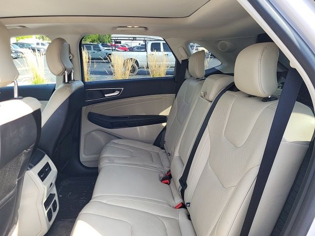 2019 Ford Edge Titanium photo 10