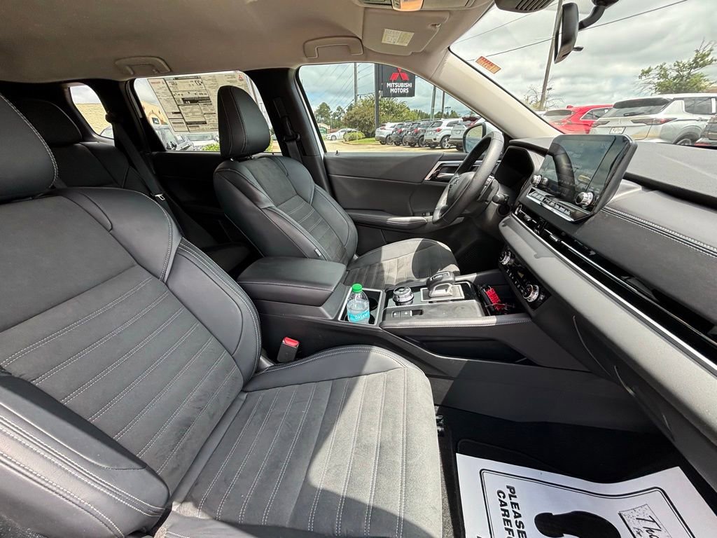 2024 Mitsubishi Outlander SE photo 16