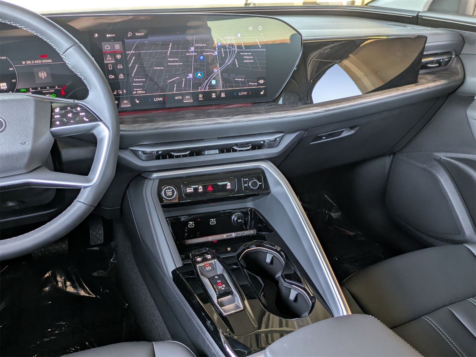 2025 Audi Q5 2.0T Premium Plus photo 2