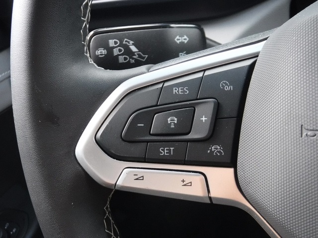 2024 Volkswagen Taos SE photo 22
