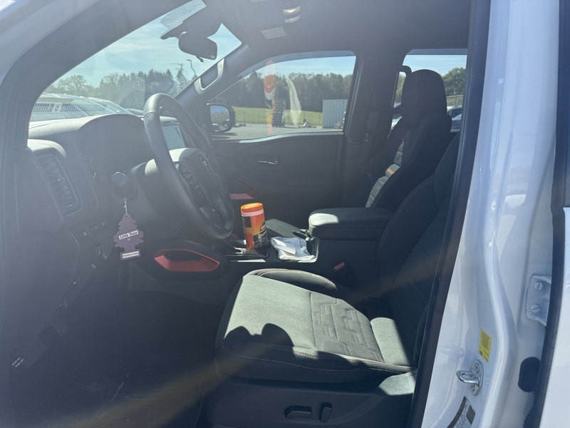 2024 Nissan Frontier PRO-4X photo 10