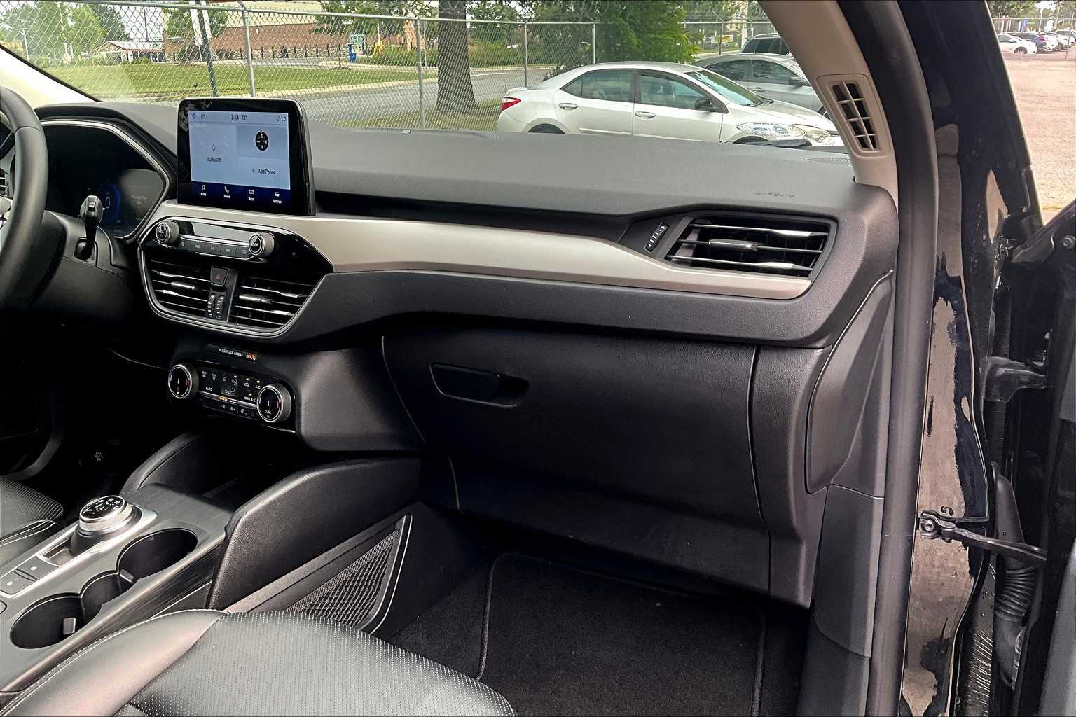 2022 Ford Escape SEL photo 17