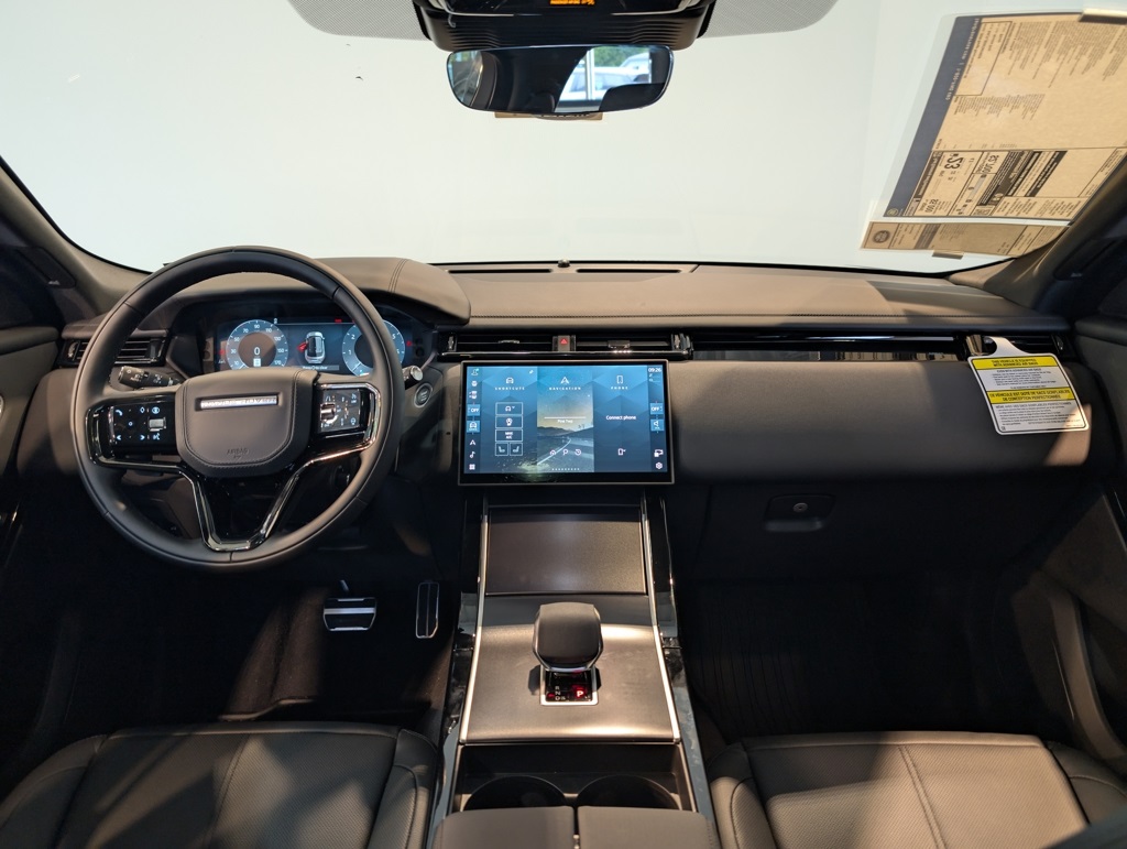 2026 Land Rover Range Rover Velar SE photo 11