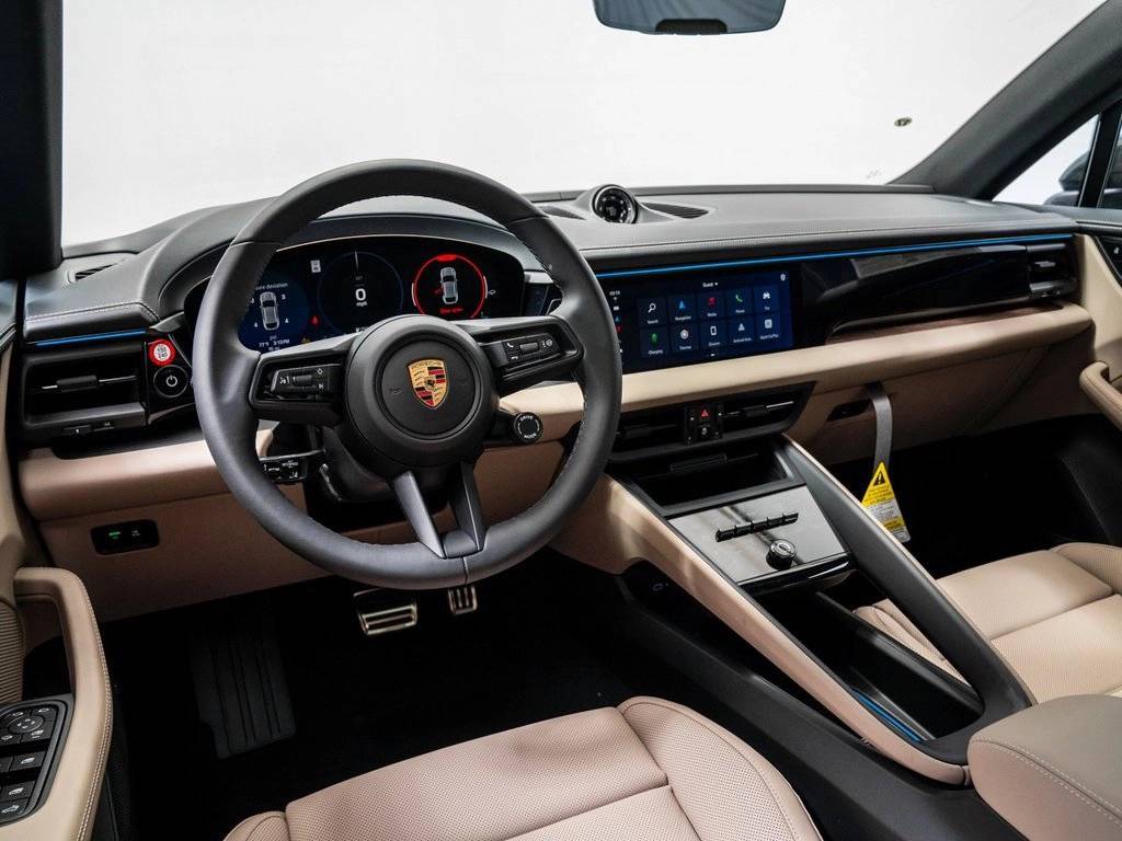 2025 Porsche Macan Electric photo 4