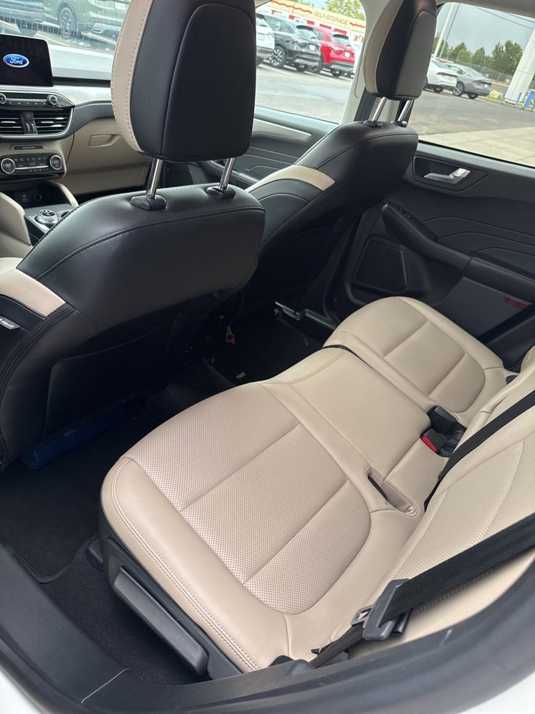 2021 Ford Escape Titanium Hybrid photo 23