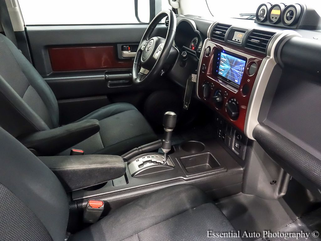 2011 TOYOTA FJ CRUISER - Image 25