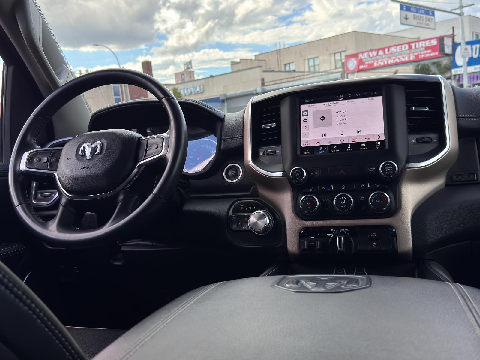 2022 Ram 1500 Laramie photo 26