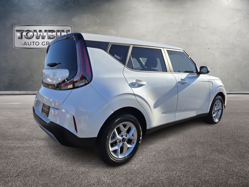 2024 Kia Soul LX photo 4