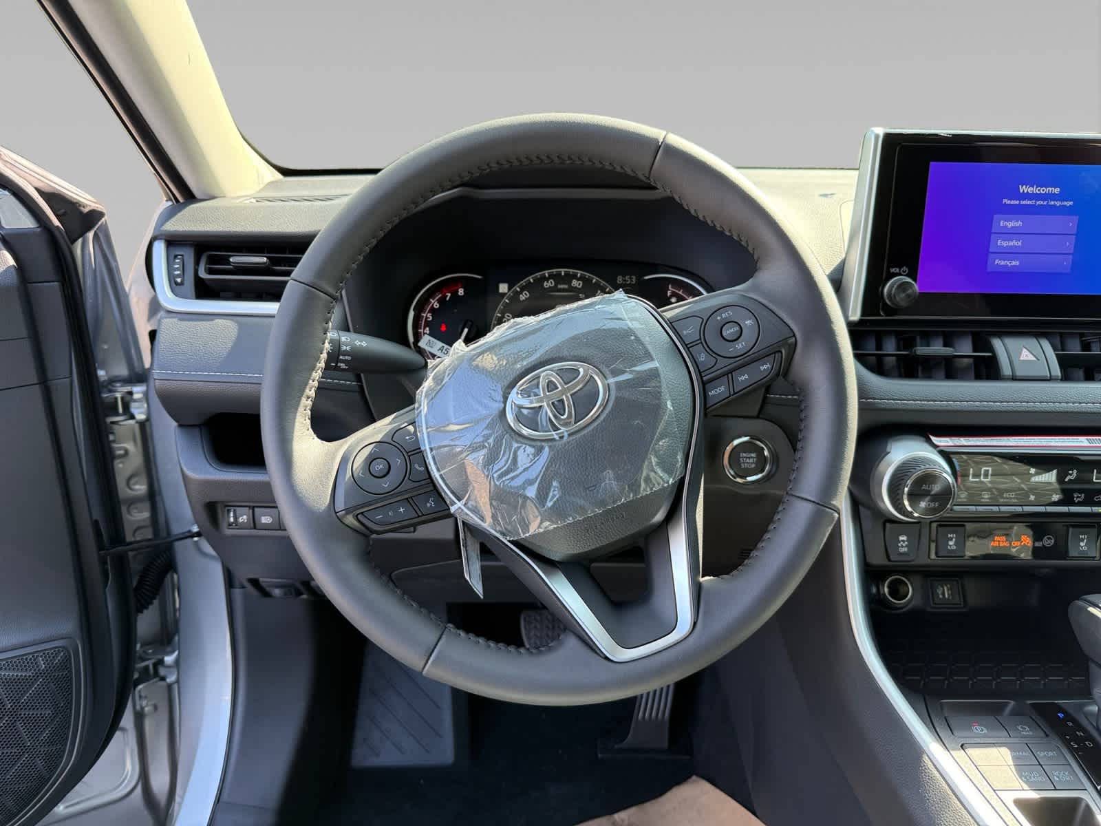 2025 Toyota RAV4 XLE photo 12