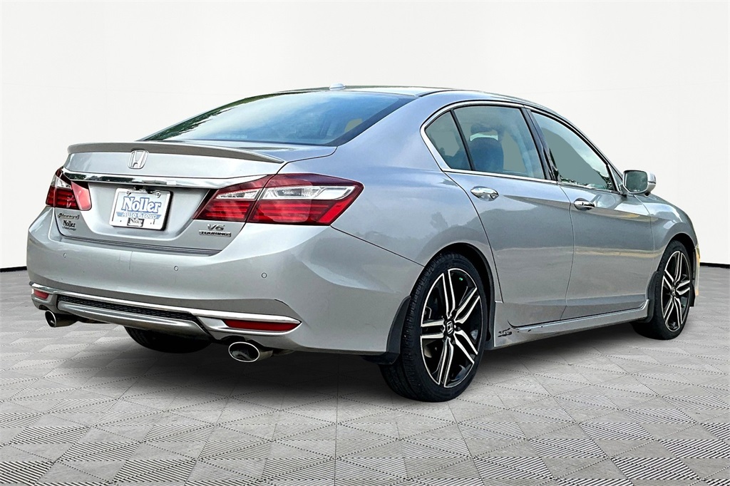 Used 2016 Honda Accord Touring with VIN 1HGCR3F9XGA026590 for sale in Kansas City