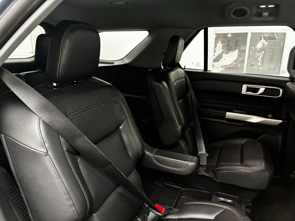 2021 Ford Explorer XLT photo 27