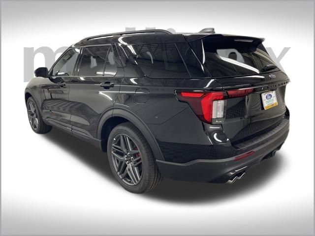 2025 Ford Explorer ST photo 3