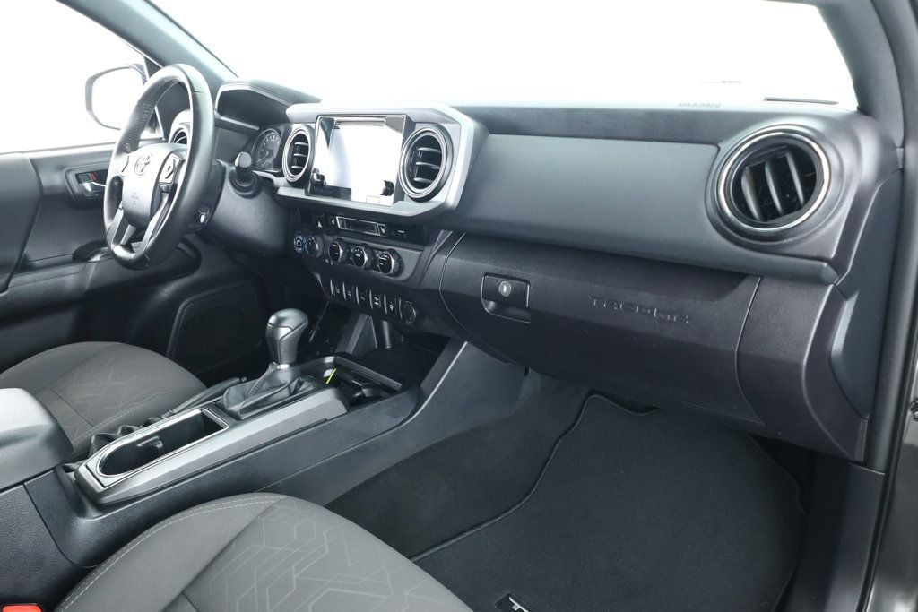 2017 Toyota Tacoma SR5 Sport TRD Pro photo 25