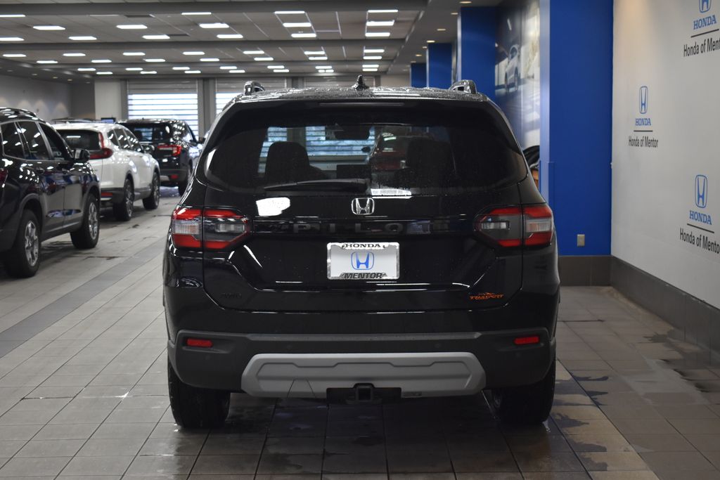2025 Honda Pilot TrailSport photo 6