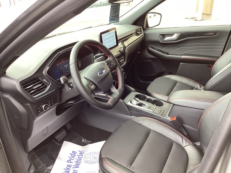 2025 Ford Escape Hybrid ST-Line Select photo 28