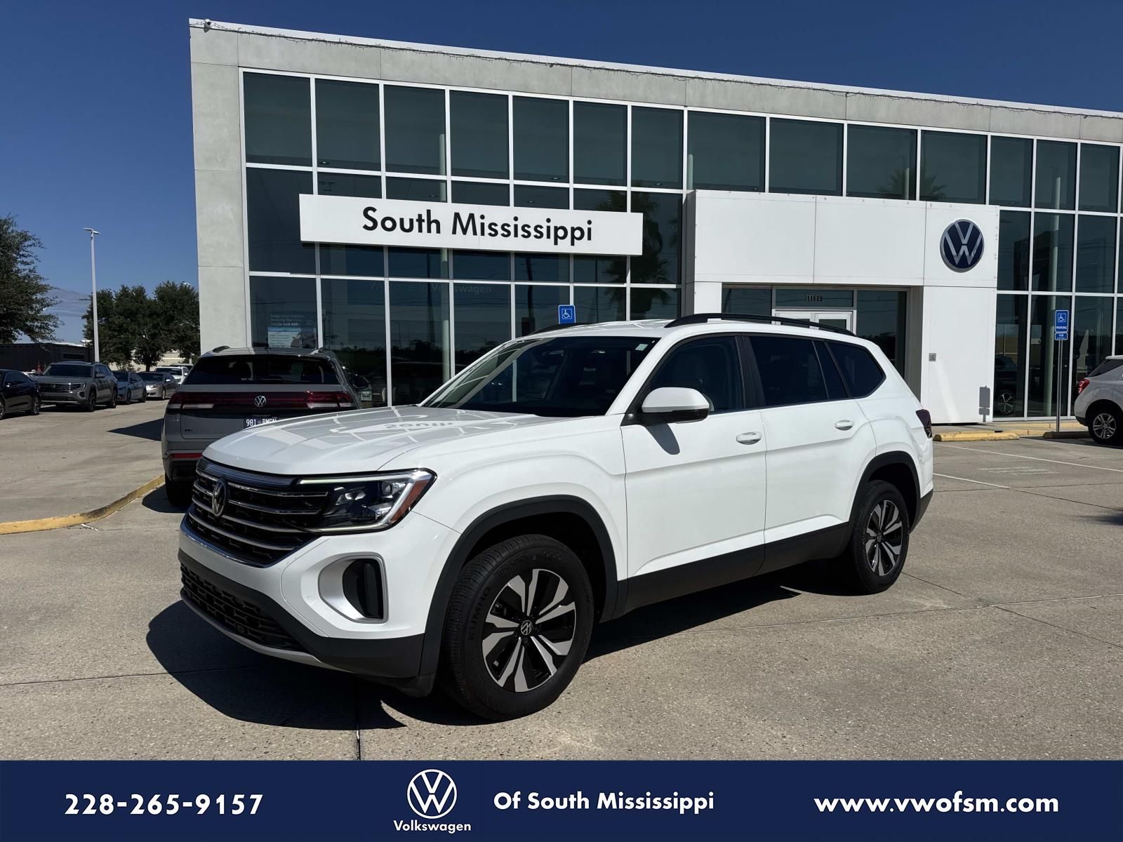 2024 Volkswagen Atlas SE's photo