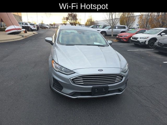 2020 Ford Fusion Hybrid SE photo 2