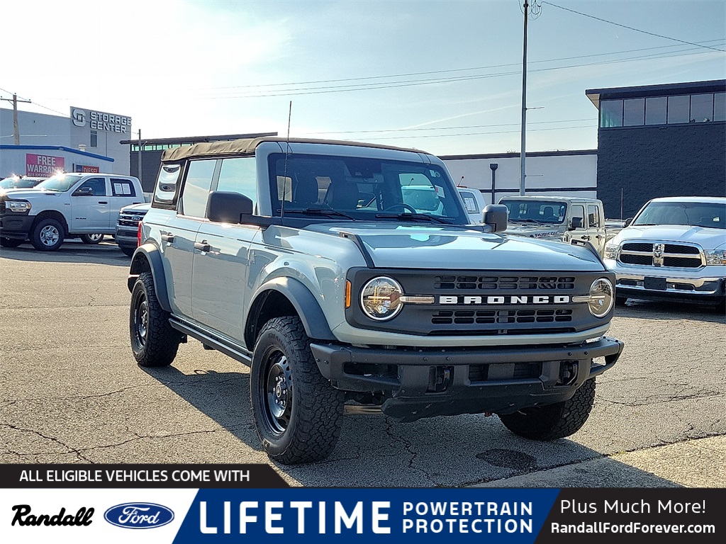 2021 Ford Bronco 4-Door Black Diamond's photo