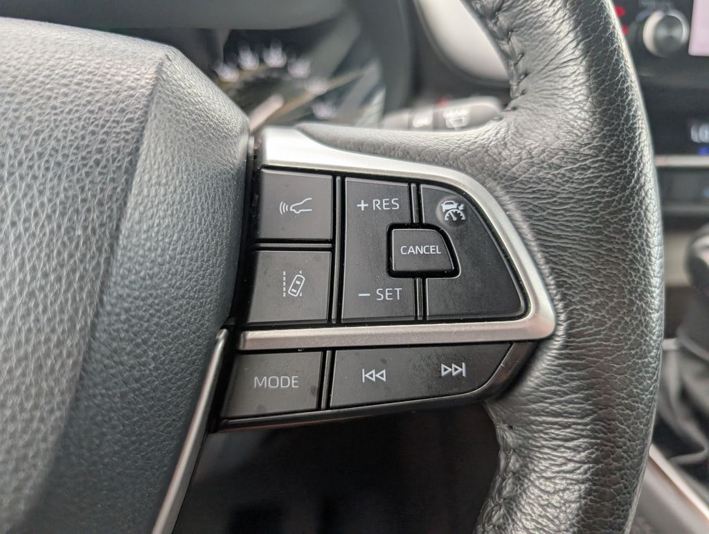 2024 Toyota Sienna XLE photo 15