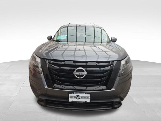 2025 Nissan Pathfinder SV photo 2