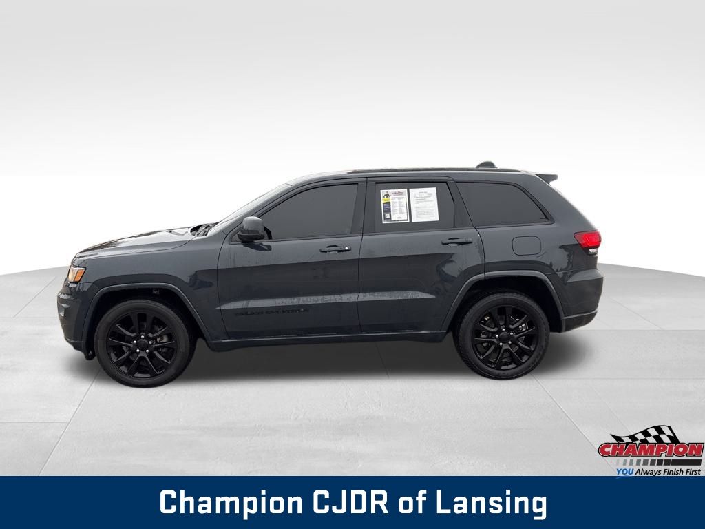 2017 Jeep Grand Cherokee Altitude photo 2