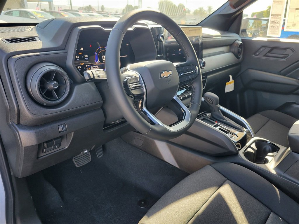 2025 Chevrolet Colorado LT photo 4