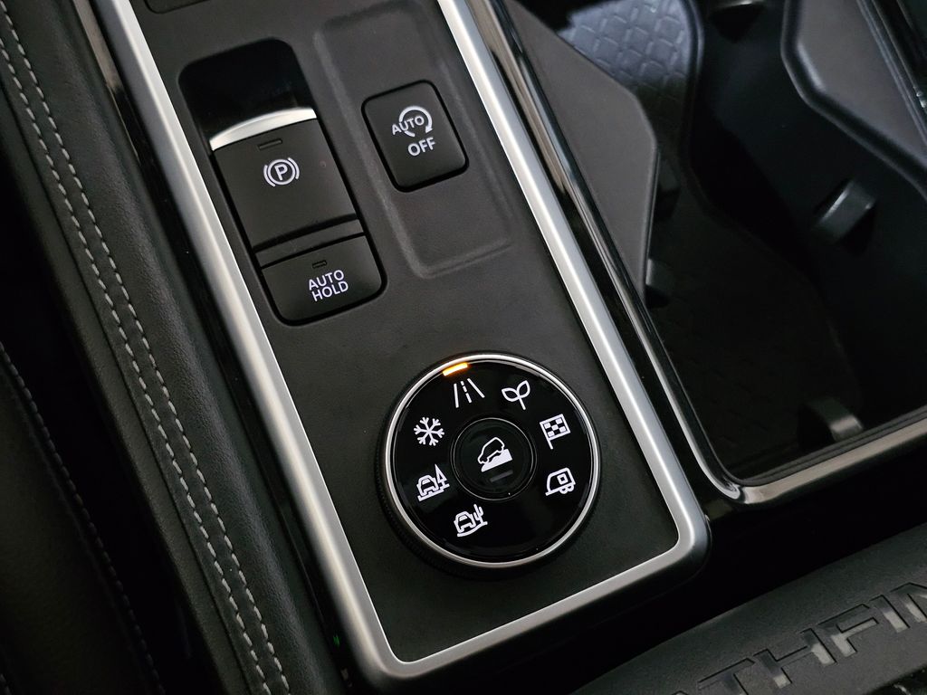 2022 Nissan Pathfinder Platinum photo 17