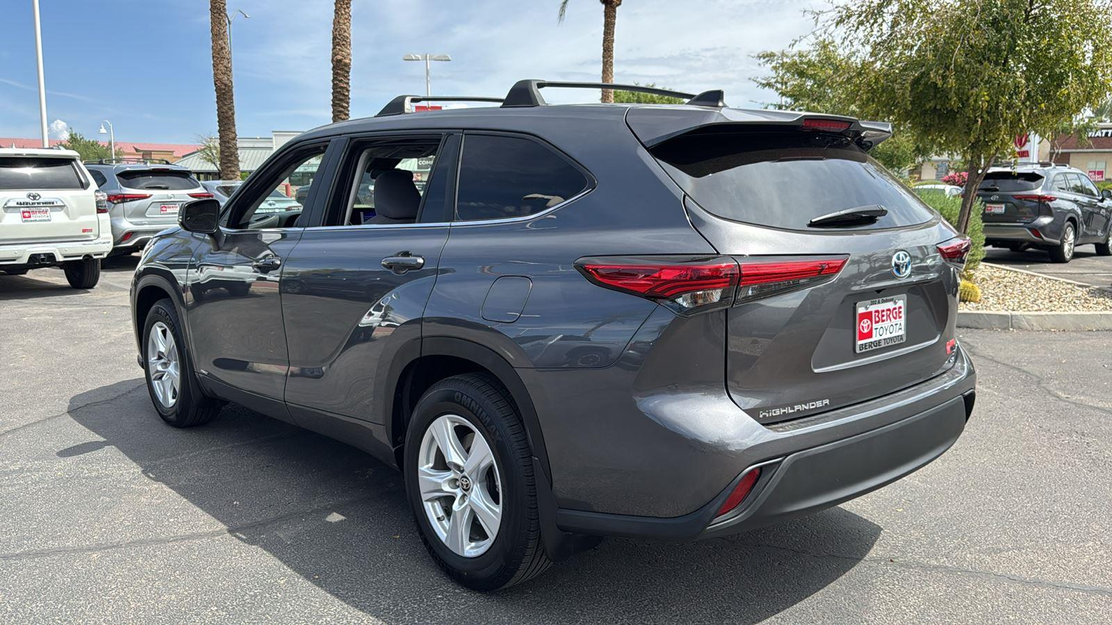 2023 Toyota Highlander Hybrid LE photo 5