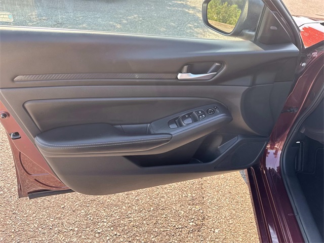 2024 Nissan Altima 2.5 SV photo 22