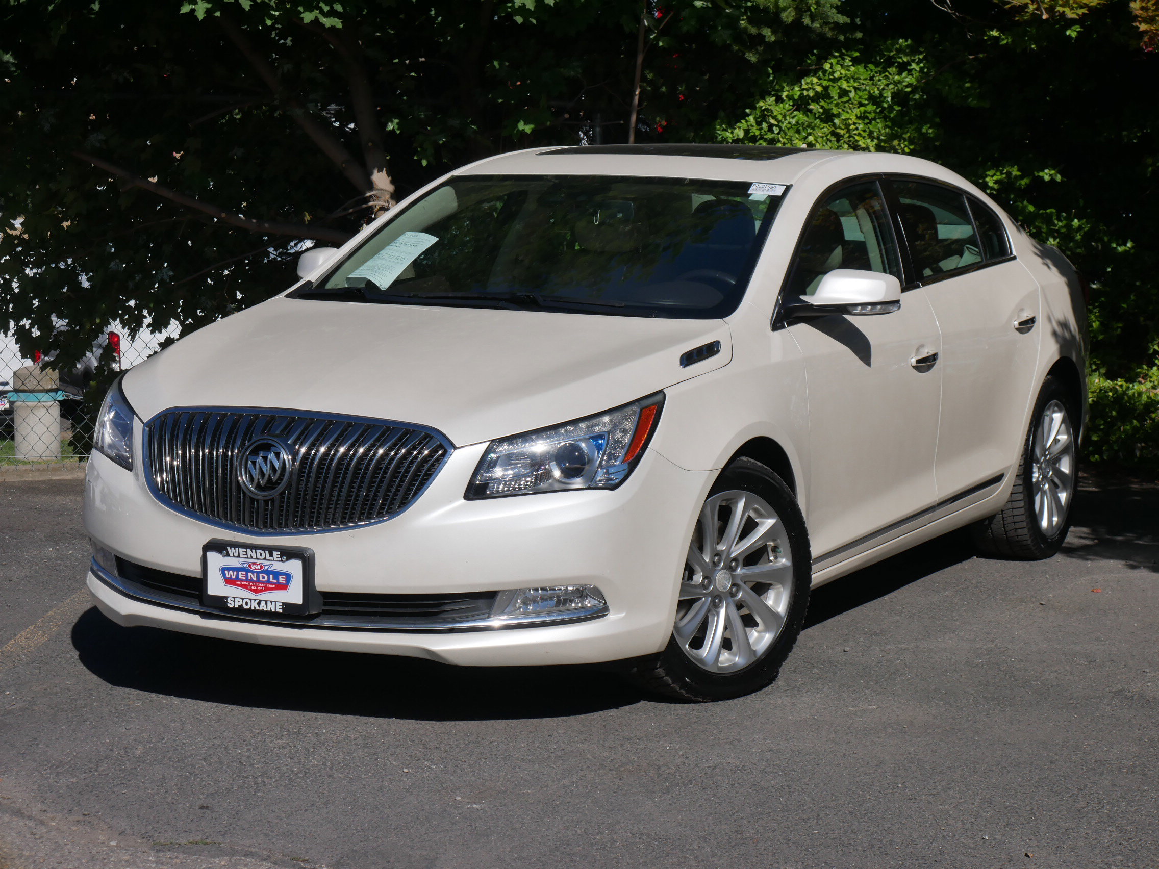 2014 Buick LaCrosse Leather photo 2