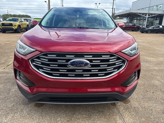 2020 Ford Edge Titanium photo 2