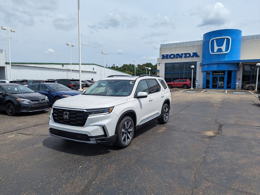 2025 Honda Pilot Touring photo 4
