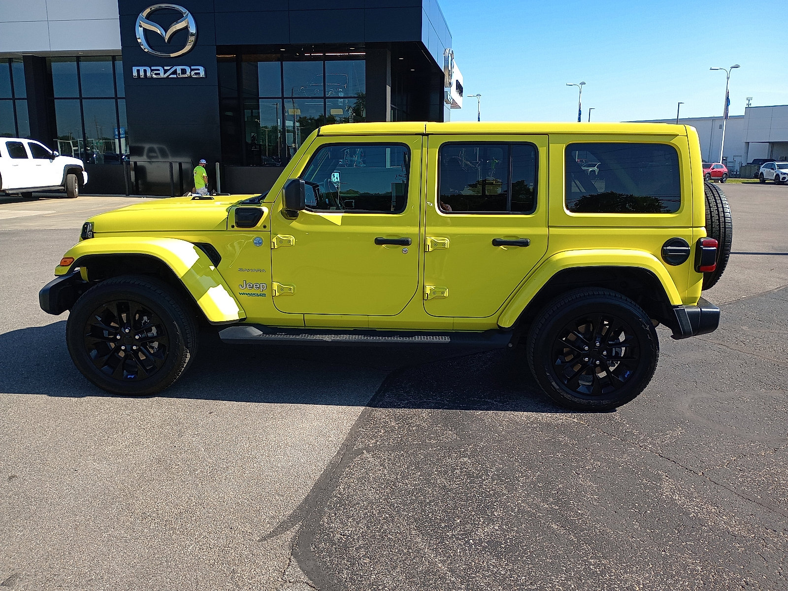 2022 Jeep Wrangler 4xe Unlimited Sahara photo 4