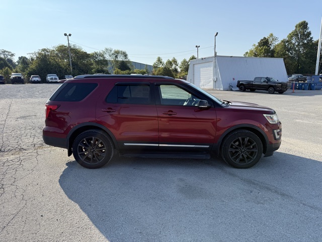 2017 Ford Explorer XLT photo 5
