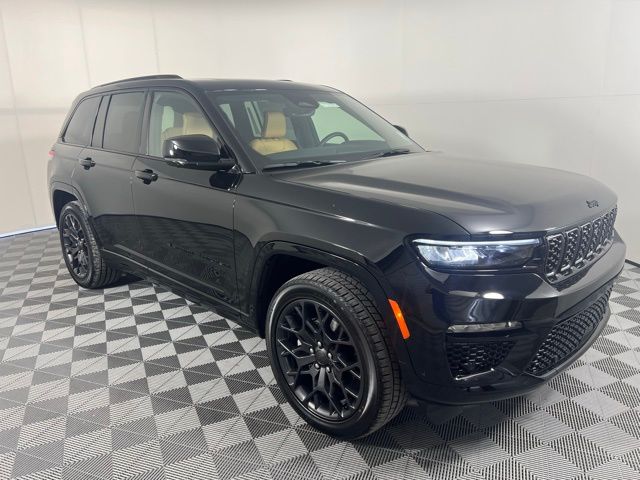 2025 Jeep Grand Cherokee Summit's photo